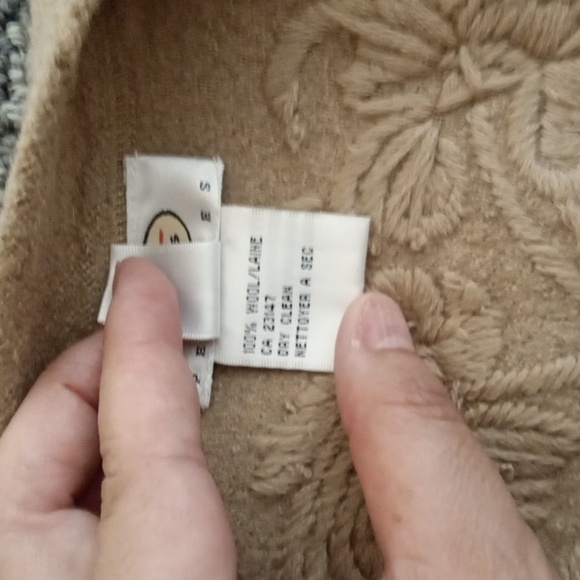 Talbots Vintage 100% Wool  Camel  Embrodered Cardigan Gramma Old Money Small - Picture 6 of 8